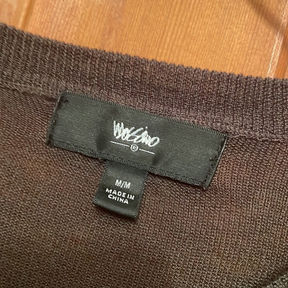 Olive green lightweight crew neck sweater. EUC. Size medium - Picture 2 of 3